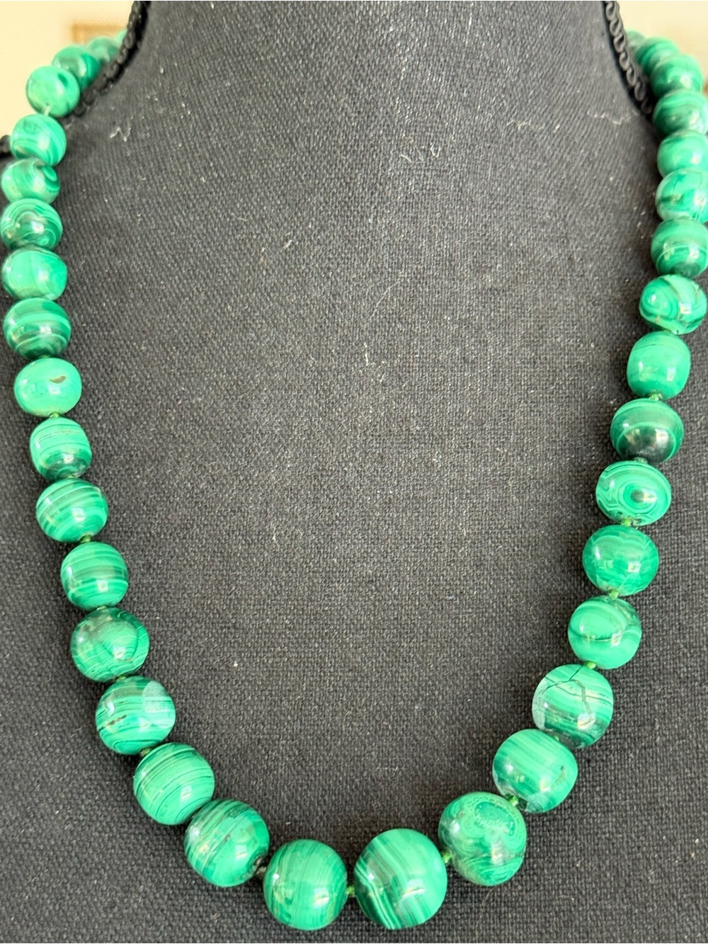 Malachite Bead Necklace in Green - Classic Women's Jewelry vintage 1970